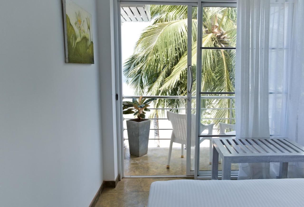 Smeralda Beach Hotel Dikwella Екстер'єр фото