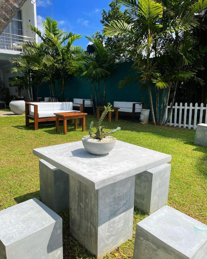 Smeralda Beach Hotel Dikwella Екстер'єр фото