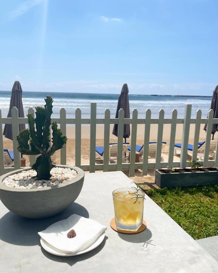 Smeralda Beach Hotel Dikwella Екстер'єр фото