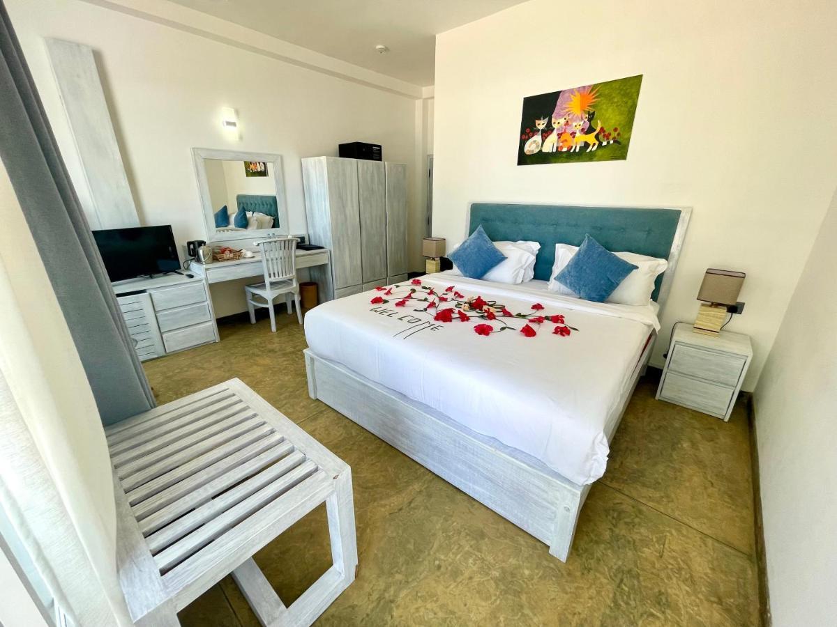 Smeralda Beach Hotel Dikwella Екстер'єр фото